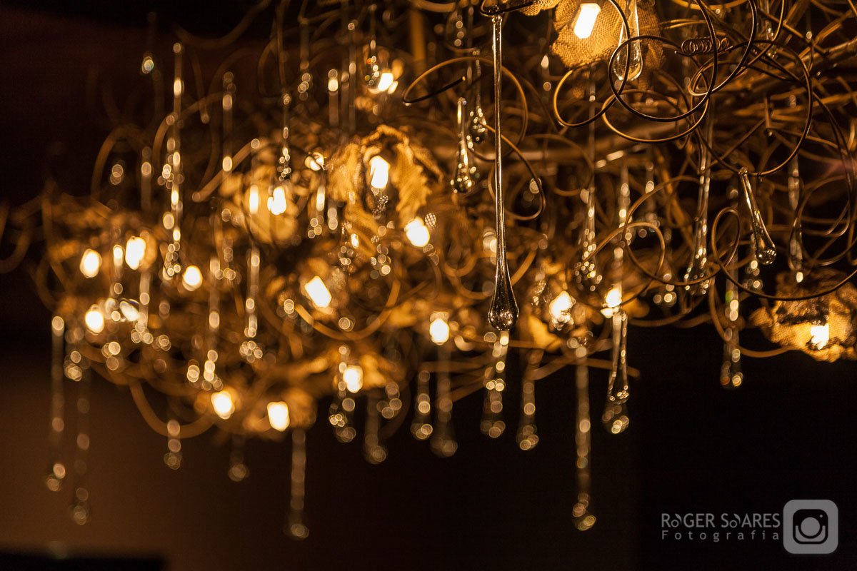 Sala Hall de Entrada Recepção Logotipo Marca Desing de Interiores Decoração Flores Mesas Tampos Sofá reunião Advogados Advocacia Direito Prédio Torre Empresarial Nestle Avenida das Nações Unidas Marginal Pinheiros São Paulo Capital Flores Lustres Noite