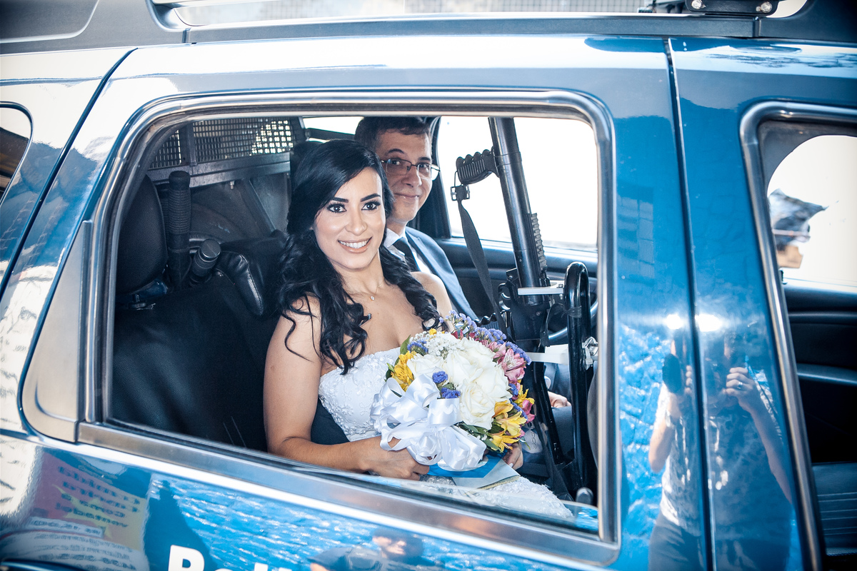 casamento civil no cartorio juiz de paz santo andre policial policia delegado amor alianças romantismo casal noivo e noiva viatura pm delegado modelo moda fashion 