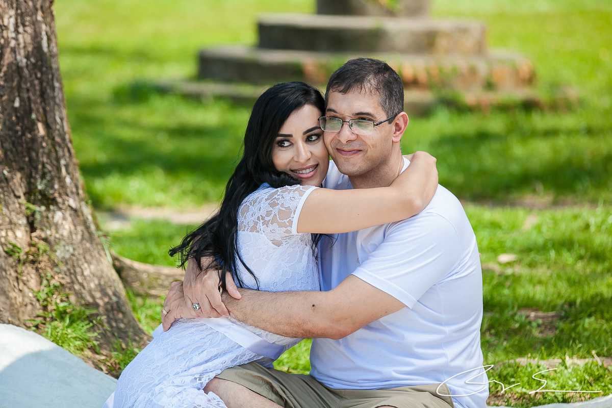 casamento civil no cartorio juiz de paz santo andre policial policia delegado amor alianças romantismo casal noivo e noiva viatura pm delegado modelo moda fashion ensaio de noivos paranapiacaba são paulo no campo natureza flores balões dresscode hair