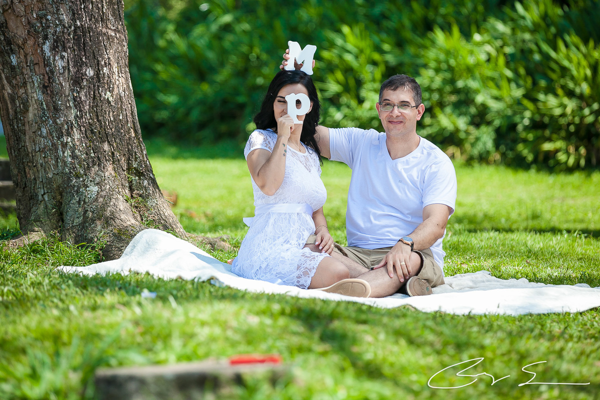 casamento civil no cartorio juiz de paz santo andre policial policia delegado amor alianças romantismo casal noivo e noiva viatura pm delegado modelo moda fashion ensaio de noivos paranapiacaba são paulo no campo natureza flores balões dresscode hair