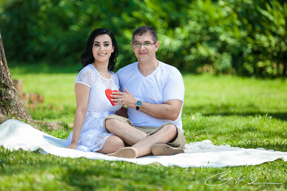casamento civil no cartorio juiz de paz santo andre policial policia delegado amor alianças romantismo casal noivo e noiva viatura pm delegado modelo moda fashion ensaio de noivos paranapiacaba são paulo no campo natureza flores balões dresscode hair