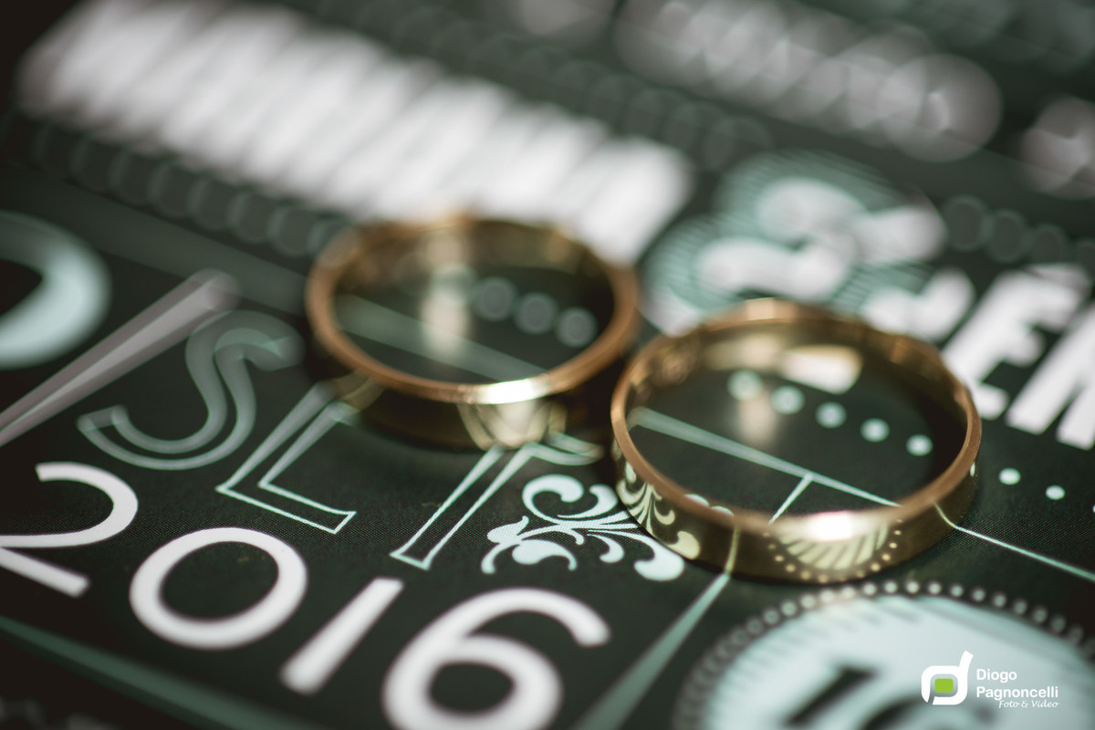 Detalhe das alianças. Foto Diogo Pagnoncelli.