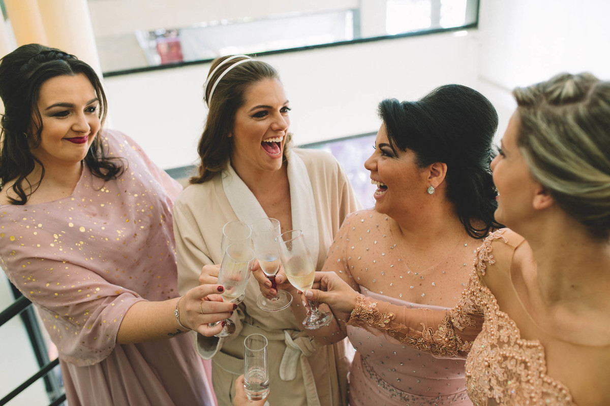 Making-of da noiva Lívia, Itatiba - SP - Brinde com madrinhas