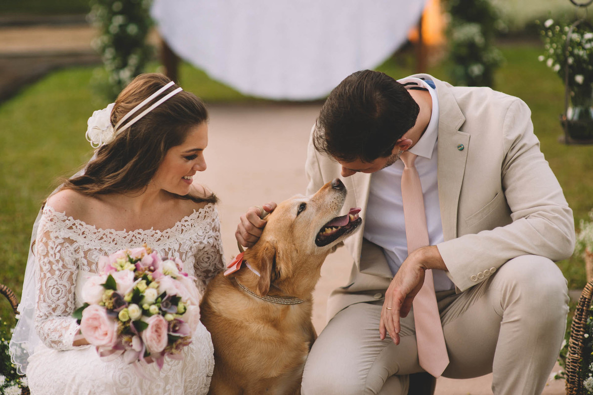 Casamento Lívia e Fernando, Campinas - SP, Quinta das Bromélias, cachorro do casal, labrador zara