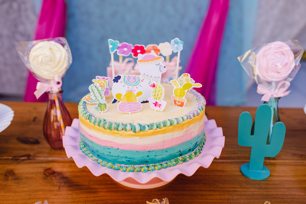 Bolo decorado da llama llama