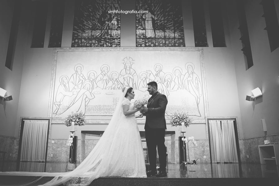 americana sp igreja dom bosco casamento Thamizi e Matheus noivos no altar 