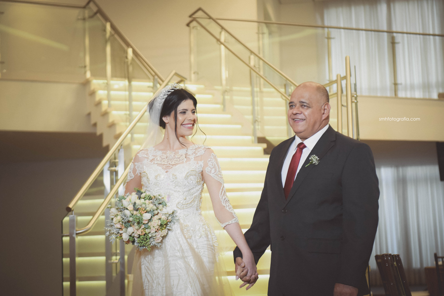 nova odessa sp casamento tamires e lucas le velmont dia entrada noiva pai buque escada 