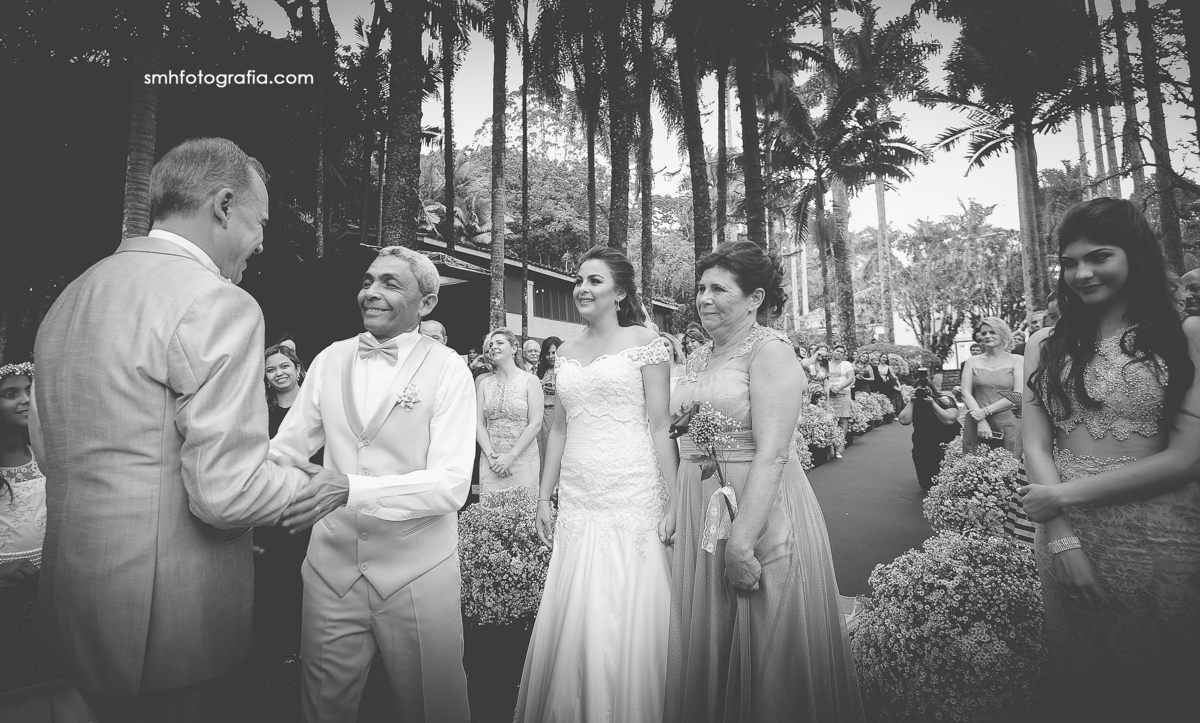 casamento lisley eder ao ar livre itatiba são paulo casamento de dia casamento no campo fazenda vila rica wedding brid noiva noivos amor gera amor sempre agradeça claudia porteiro buffet zani filmes video casamento fotografia 
photographer smh fotografia