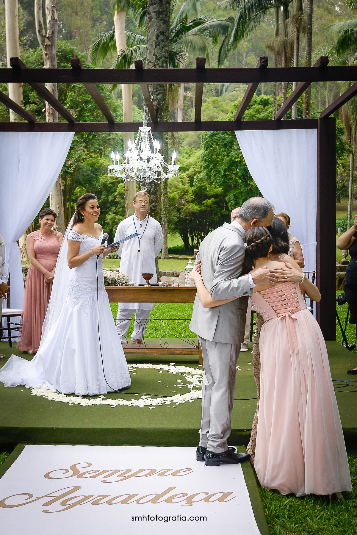 casamento lisley eder ao ar livre itatiba são paulo casamento de dia casamento no campo fazenda vila rica wedding brid noiva noivos amor gera amor sempre agradeça claudia porteiro buffet zani filmes video casamento fotografia 
photographer smh fotografia