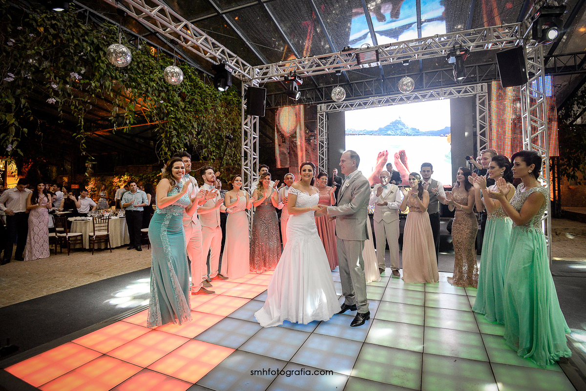 casamento lisley eder ao ar livre itatiba são paulo casamento de dia casamento no campo fazenda vila rica wedding brid noiva noivos amor gera amor sempre agradeça claudia porteiro buffet zani filmes video casamento fotografia 
photographer smh fotografia