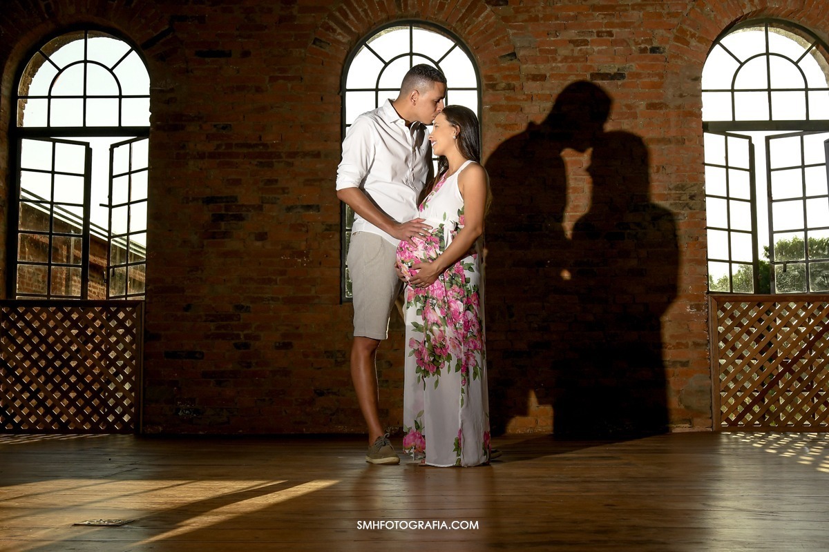 ensaio fazenda quilombo ensaio de gestante maria e gui bernardo a caminho ensaio de dia por do sol lagoa passaros voando canoa 