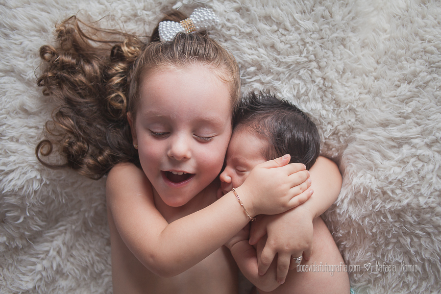 FOTO BOOK NEWBORN IRMAOS DOMICILIO CAXIAS DO SUL