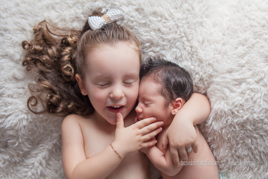 FOTO ENSAIO NEWBORN IRMAOS DOMICILIO CAXIAS DO SUL