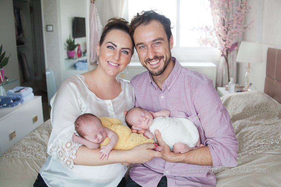 foto sessão Newborn gêmeos família Caxias do Sul