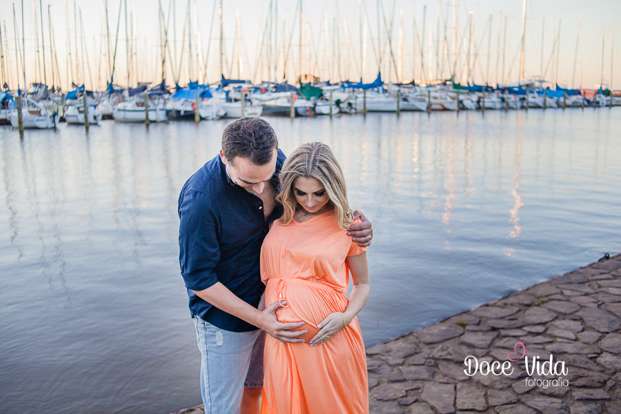 FOTO ENSAIO GESTANTE CASAL  BEIRA DO RIO VELEIROS PORTO 