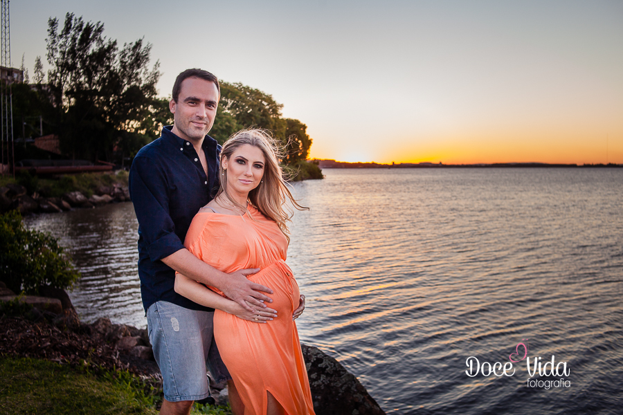 FOTO ENSAIO GESTANTE CASAL  BEIRA DO RIO PORTO 