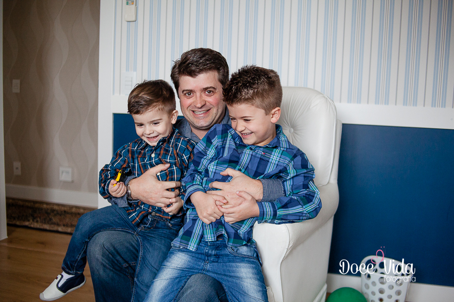 FOTOGRAFIA ENSAIO FAMILIA PAI E FILHOS DOCE VIDA