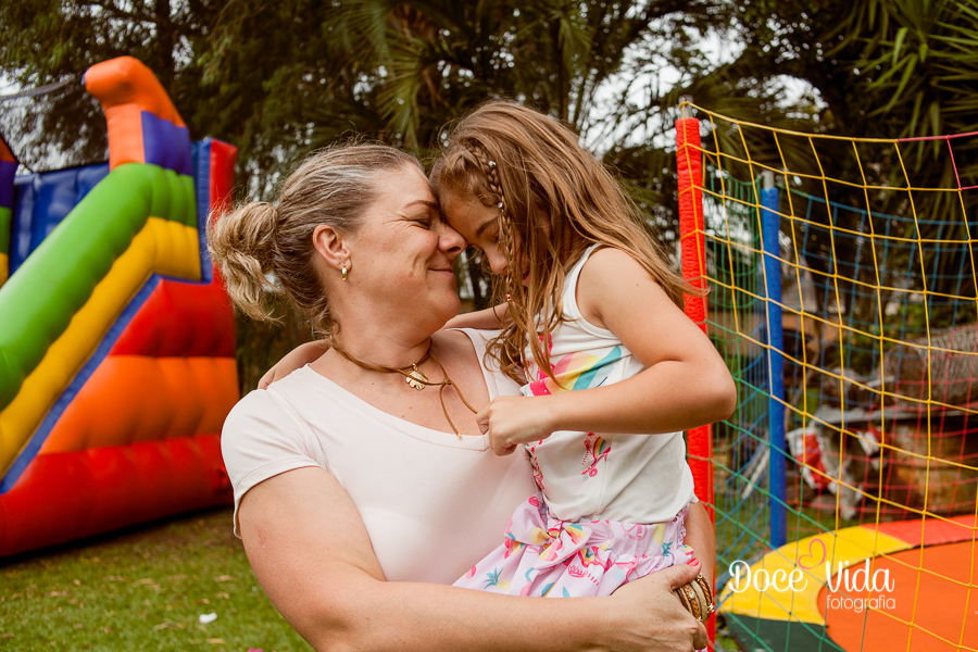 FOTOGRAFIA FESTA ANIVERSÁRIO INFANTIL MÃE E FILHA 7 ANOS