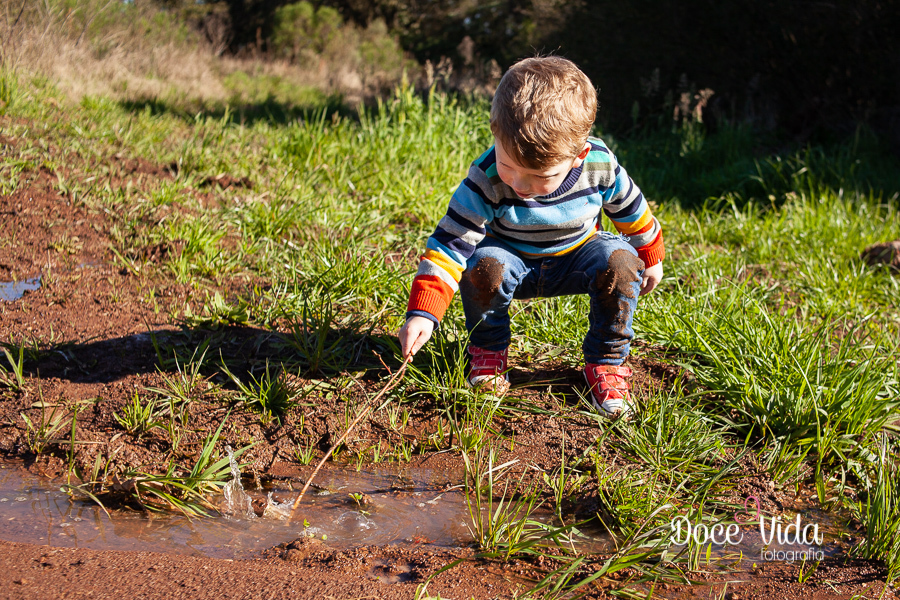 FOTO ENSAIO INFANTIL 3 ANOS LUCAS BRINCANDO NO BARRO ANIVERSÁRIO CAXIAS DO SUL - RS