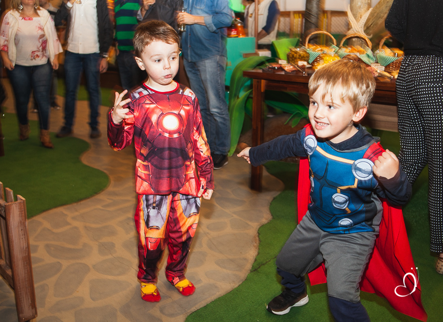 FOTOGRAFIA FESTA ANIVERSÁRIO INFANTIL SUPER HEROIS HAKUNA CAXIAS DO SUL