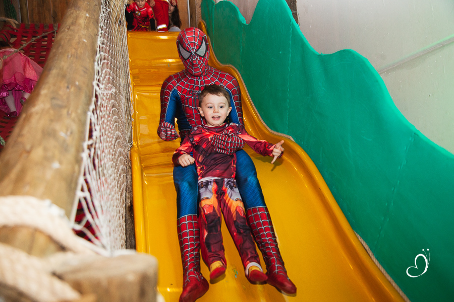 FOTOGRAFIA FESTA ANIVERSÁRIO INFANTIL HOMEM ARANHA HAKUNA CAXIAS DO SUL