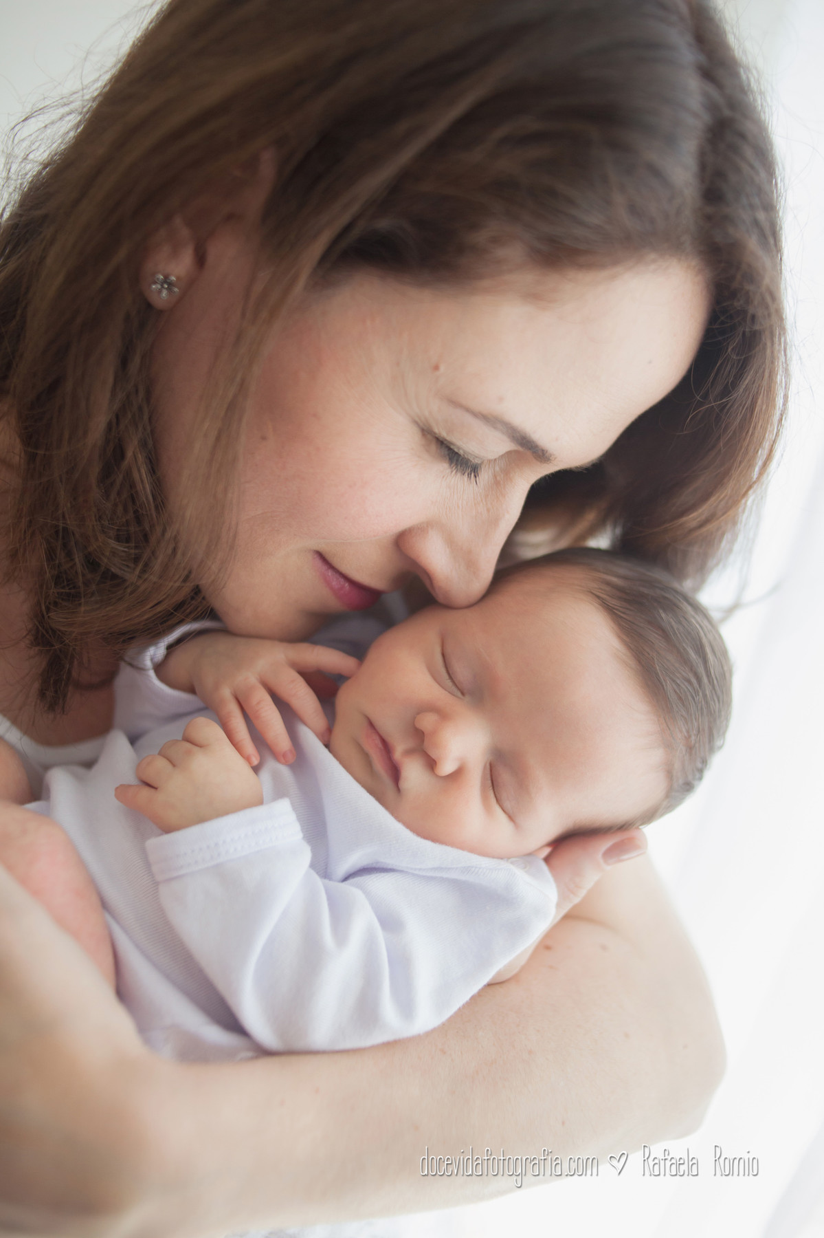 fotografia mãe e filha. Ensaio Newborn.