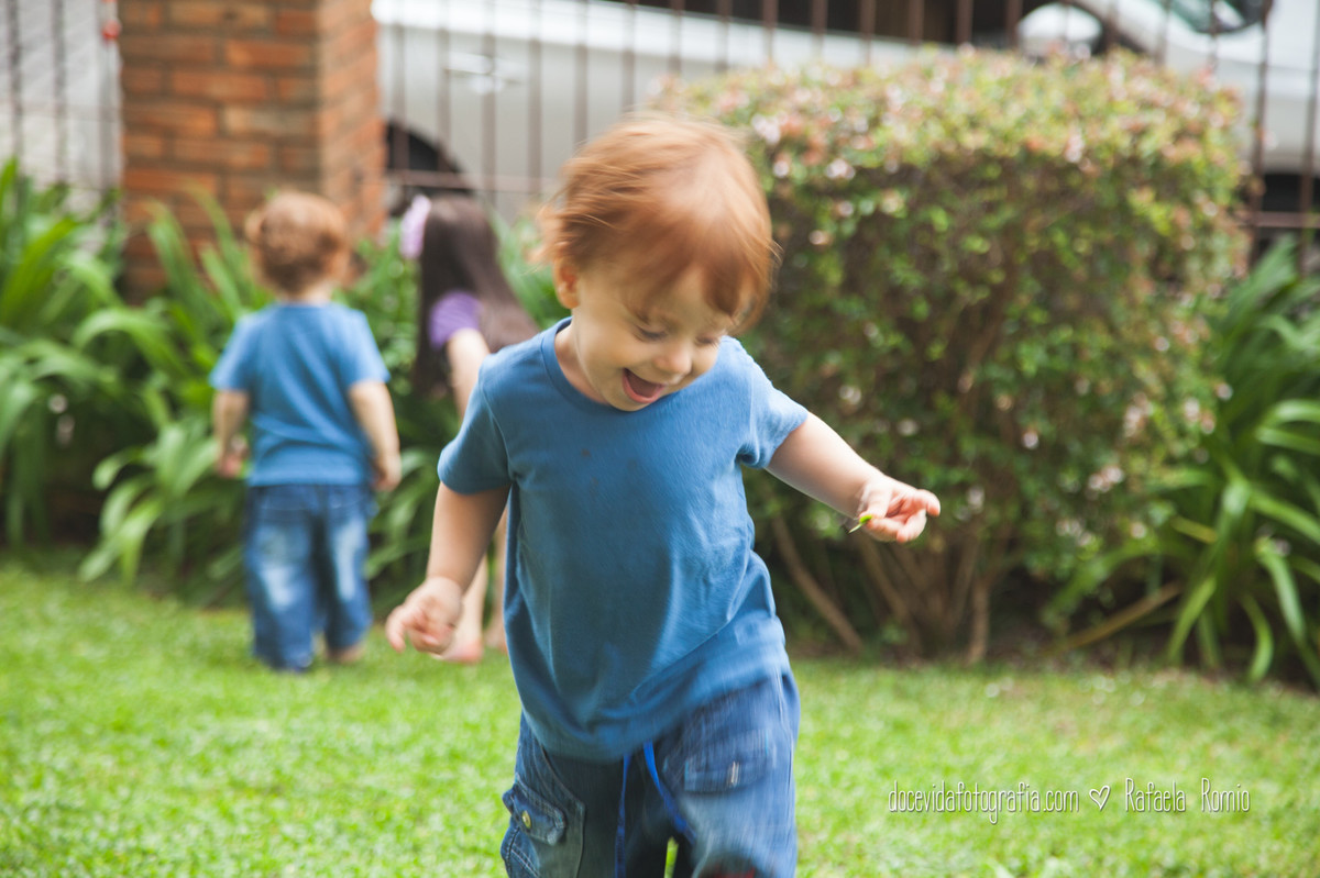 book familia crianças trigemeos