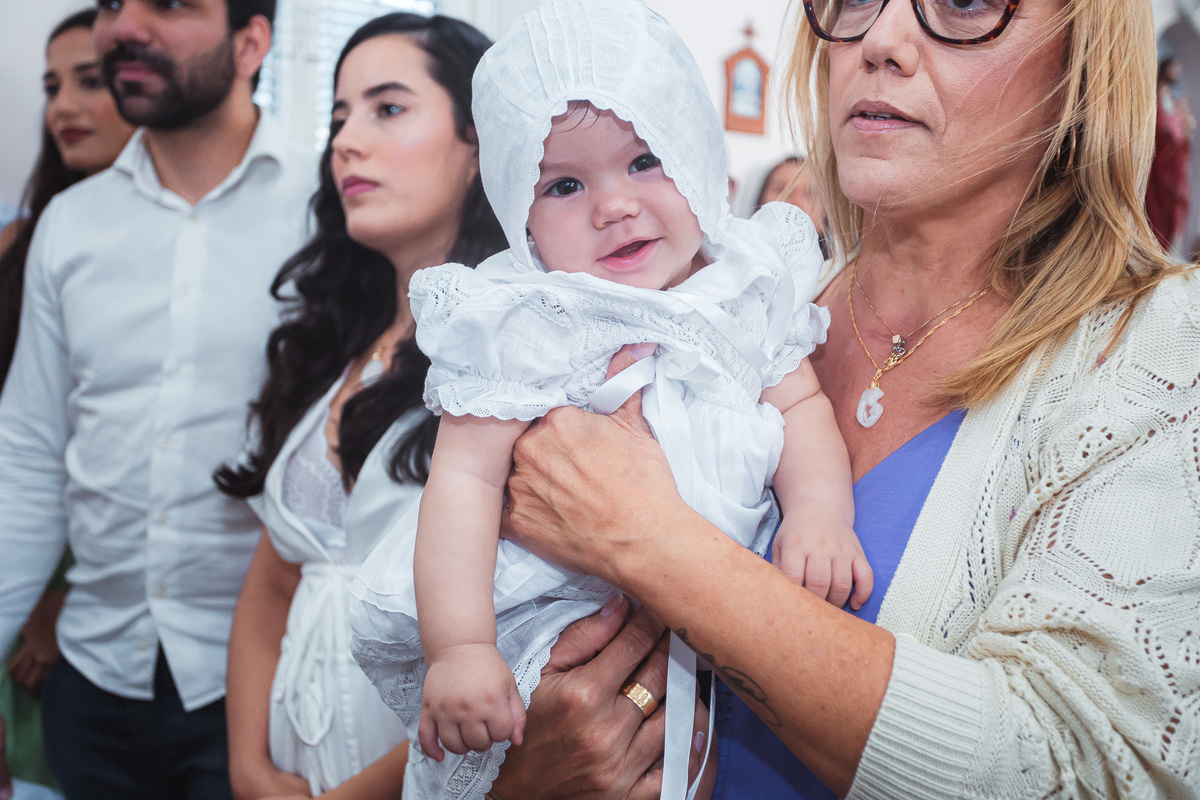 batizado-batismo-batismo de menina-igreja católica-igreja militar-mitra-fotografia de batismo-fotografo-familia