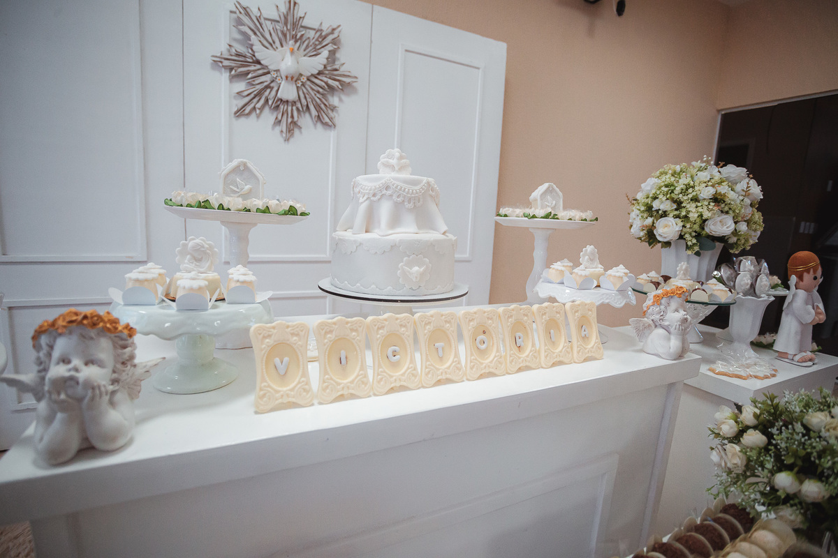 batizado-batismo-batismo de menina-igreja católica-igreja militar-mitra-fotografia de batismo-fotografo-familia-decoração batizado