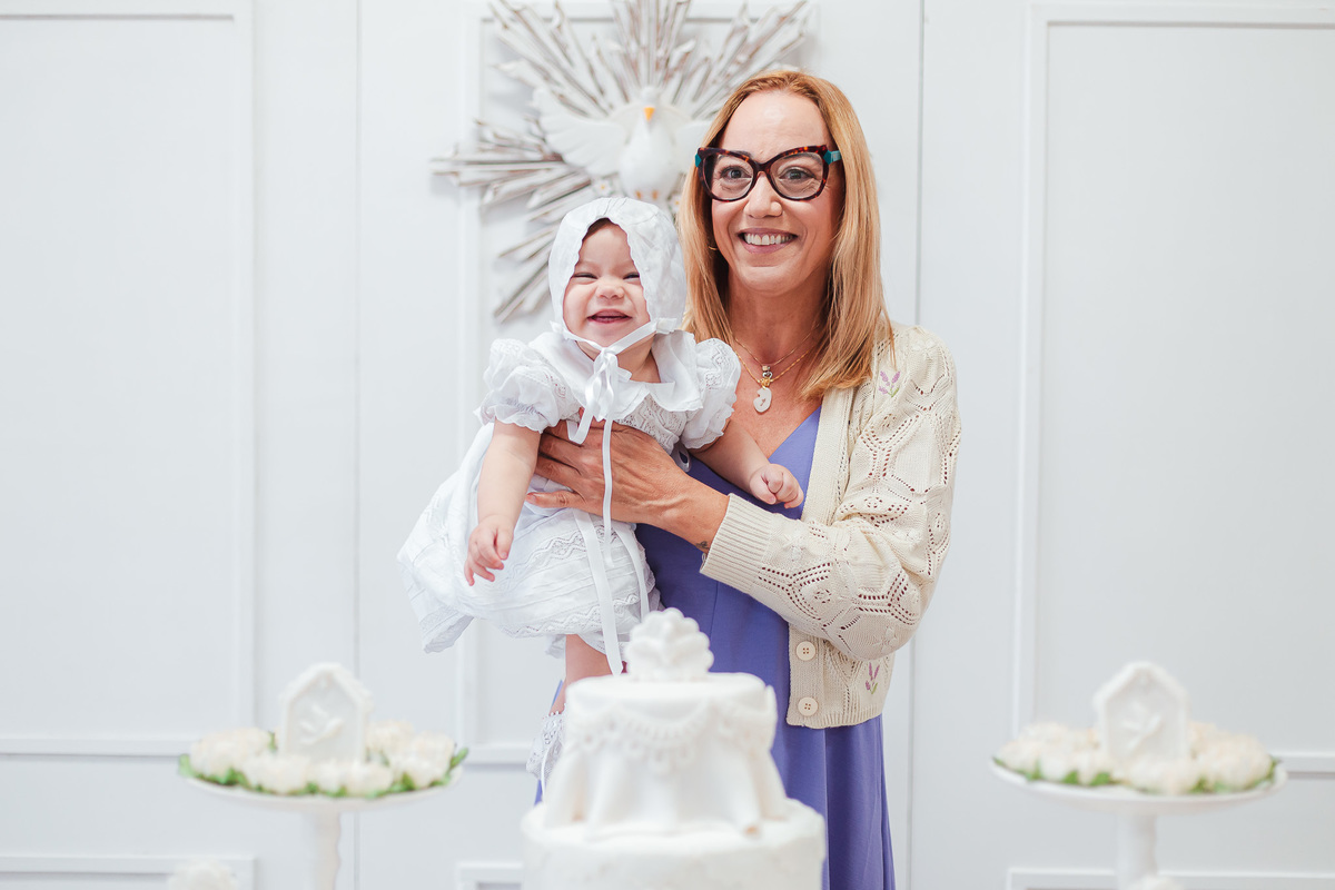 batizado-batismo-batismo de menina-igreja católica-igreja militar-mitra-fotografia de batismo-fotografo-familia-decoração batizado