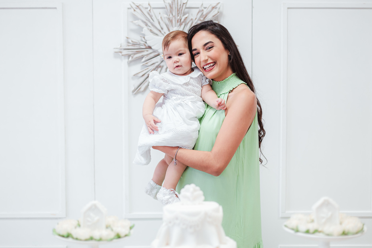 batizado-batismo-batismo de menina-igreja católica-igreja militar-mitra-fotografia de batismo-fotografo-familia-decoração batizado