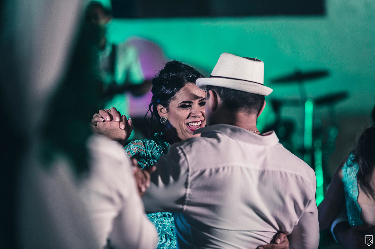 casamento-na-praia-do-futuro-ricardo-lima-fotografo-casamento-de-dia-barraca-gran-roya