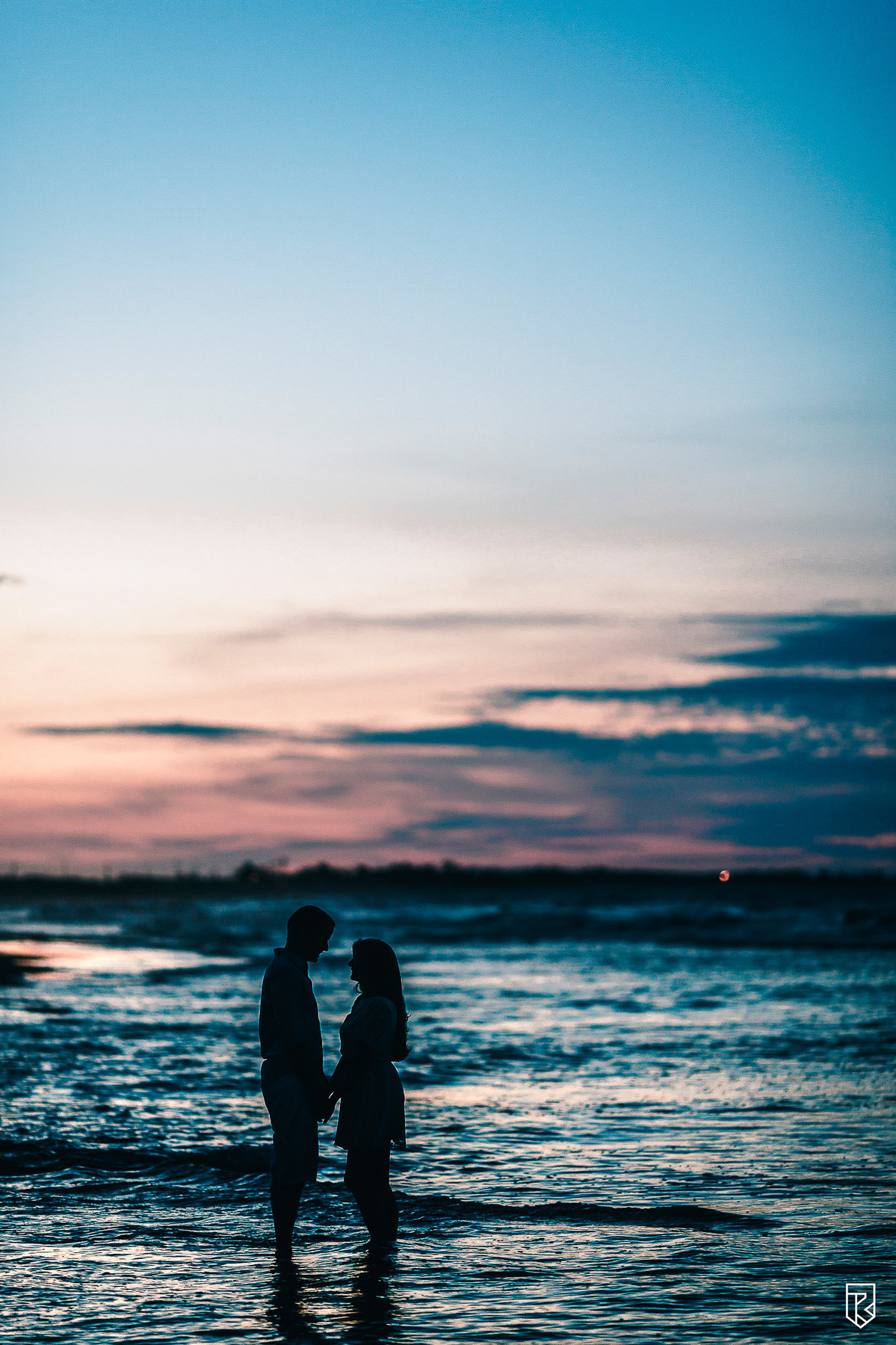 ensaio-de-casal-na-praia-de-morro-branco-silhueta