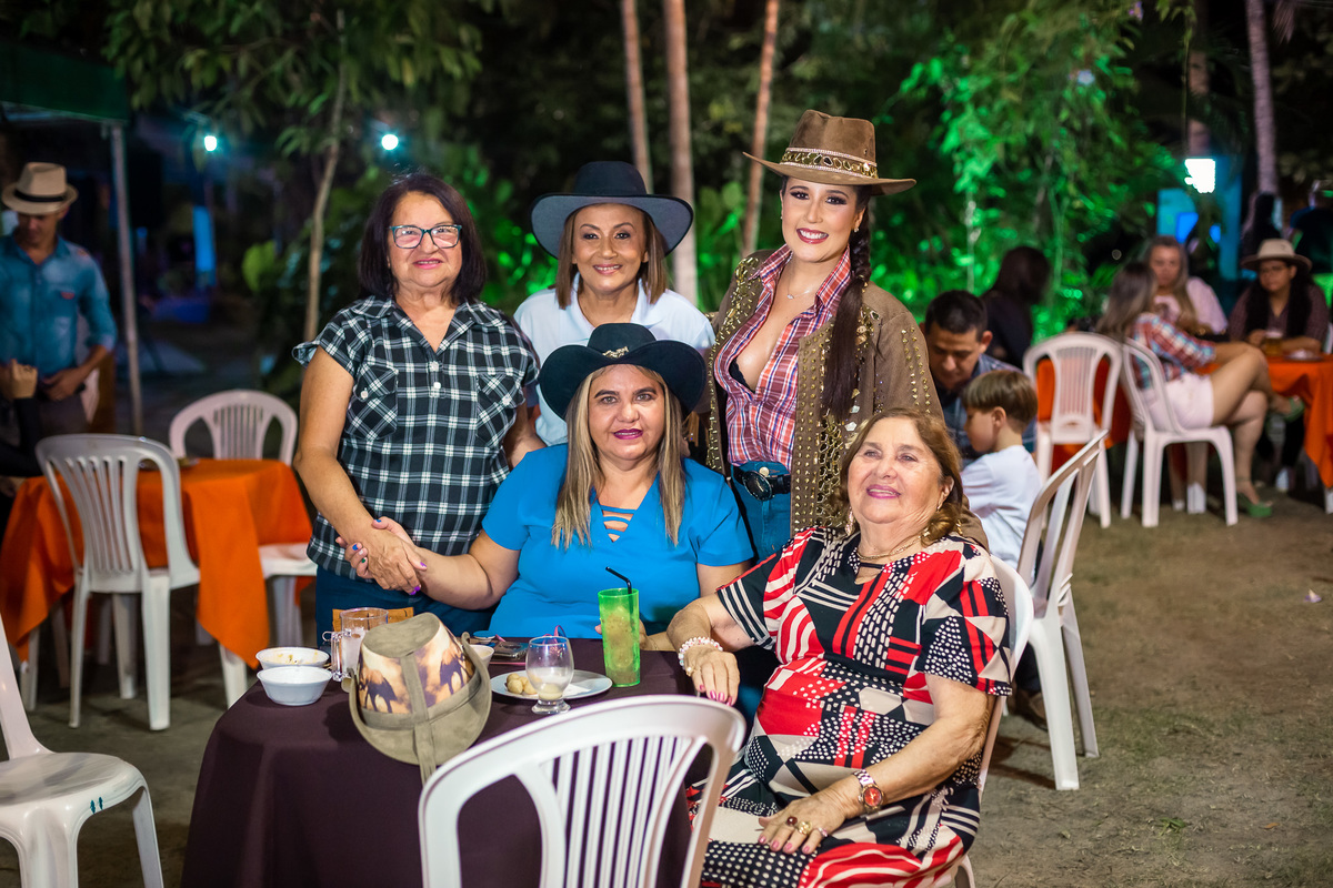 festa de aniversário-vaquejada-nordeste-espaço caras