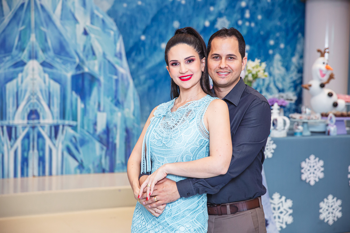 Crie um texto para meu site de fotografia falando sobre como foi fotografado a festa de 4 anos da Sophia Tema do aniversário: Frozen no buffet Dudabaluza