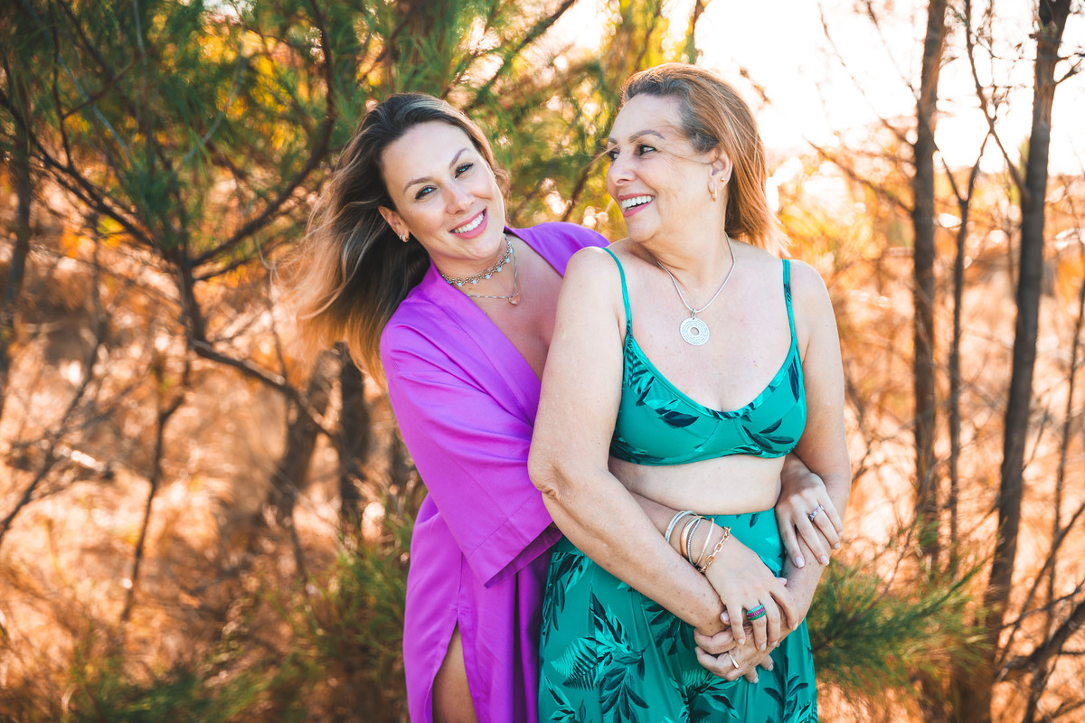 ensaio feminino-mae e filha-fotos familia-minas gerais-carmel charme-beleza feminina-fotografo ceara-aquiraz-praia