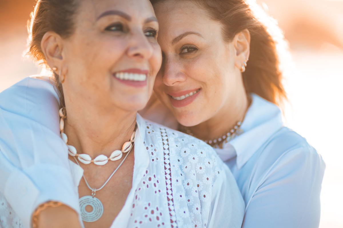 ensaio feminino-mae e filha-fotos familia-minas gerais-carmel charme-beleza feminina-fotografo ceara-aquiraz-praia