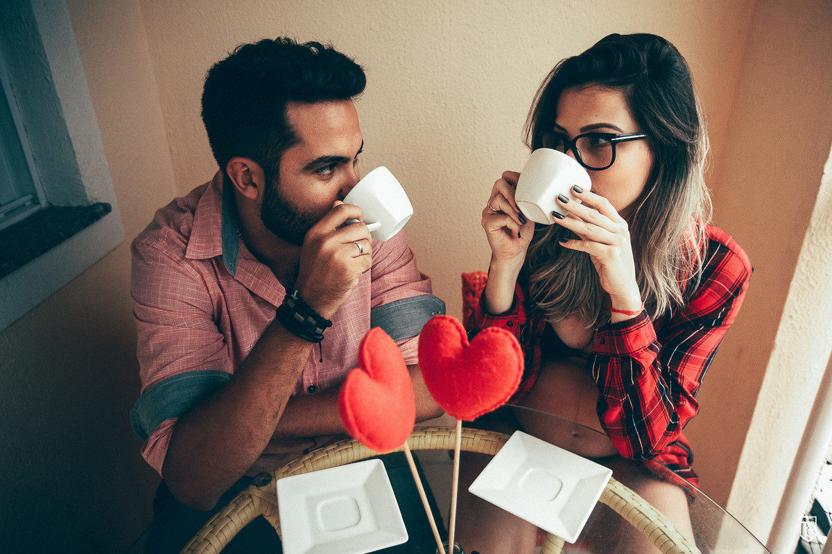 ensaio-gestante-dentro-de-casa-fotos-de-casal-ensaio-no-apartamento-fotografo-ricardo-lima