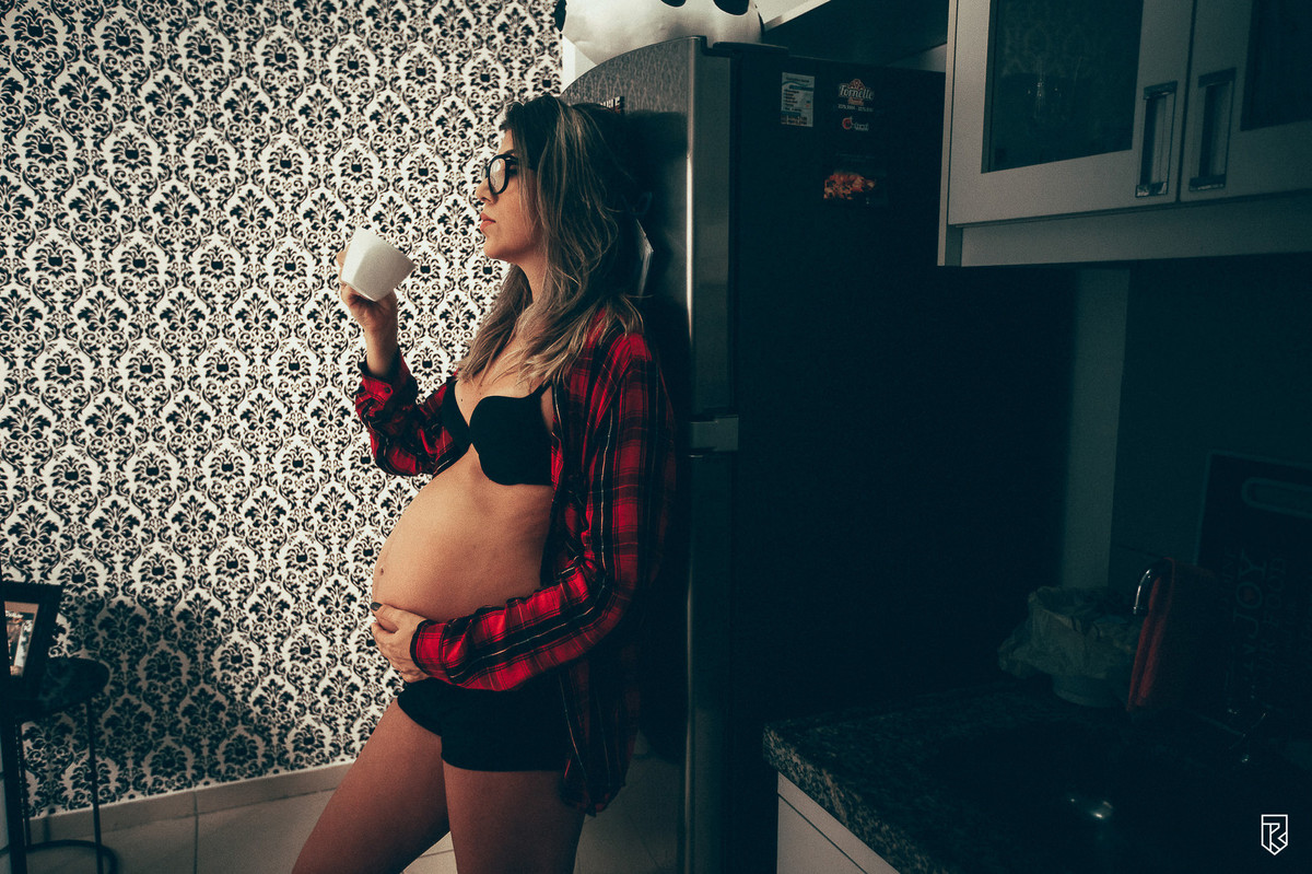 ensaio-gestante-dentro-de-casa-fotos-de-casal-ensaio-no-apartamento-fotografo-ricardo-lima