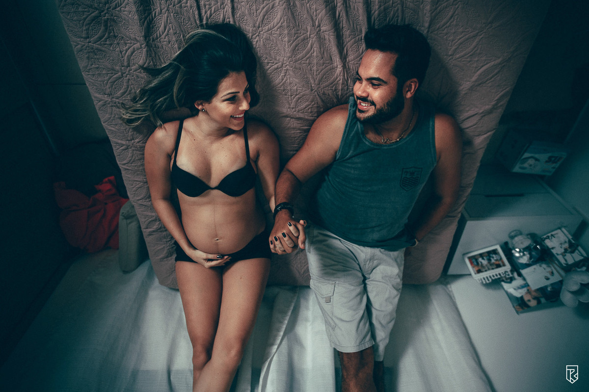 ensaio-gestante-dentro-de-casa-fotos-de-casal-ensaio-no-apartamento-fotografo-ricardo-lima