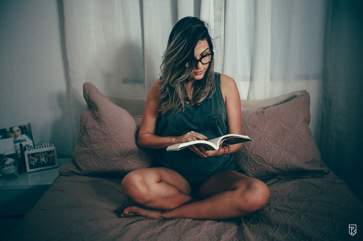 ensaio-gestante-dentro-de-casa-fotos-de-casal-ensaio-no-apartamento-fotografo-ricardo-lima