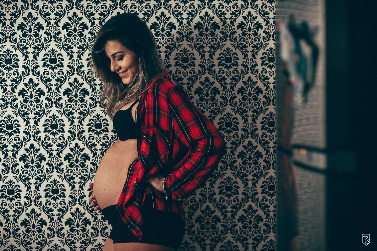 ensaio-gestante-dentro-de-casa-fotos-de-casal-ensaio-no-apartamento-fotografo-ricardo-lima