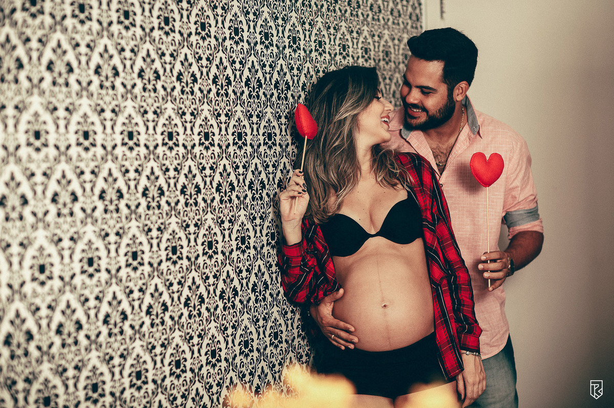 ensaio-gestante-dentro-de-casa-fotos-de-casal-ensaio-no-apartamento-fotografo-ricardo-lima