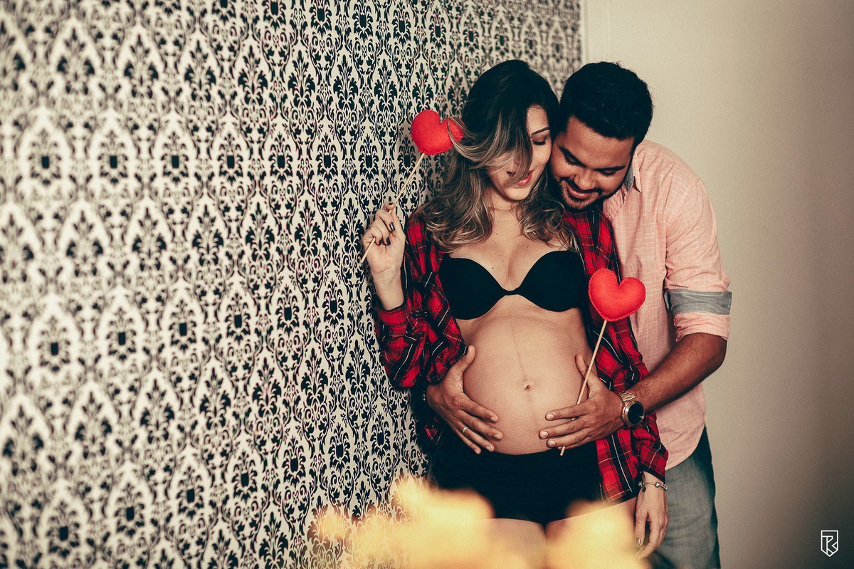 ensaio-gestante-dentro-de-casa-fotos-de-casal-ensaio-no-apartamento-fotografo-ricardo-lima