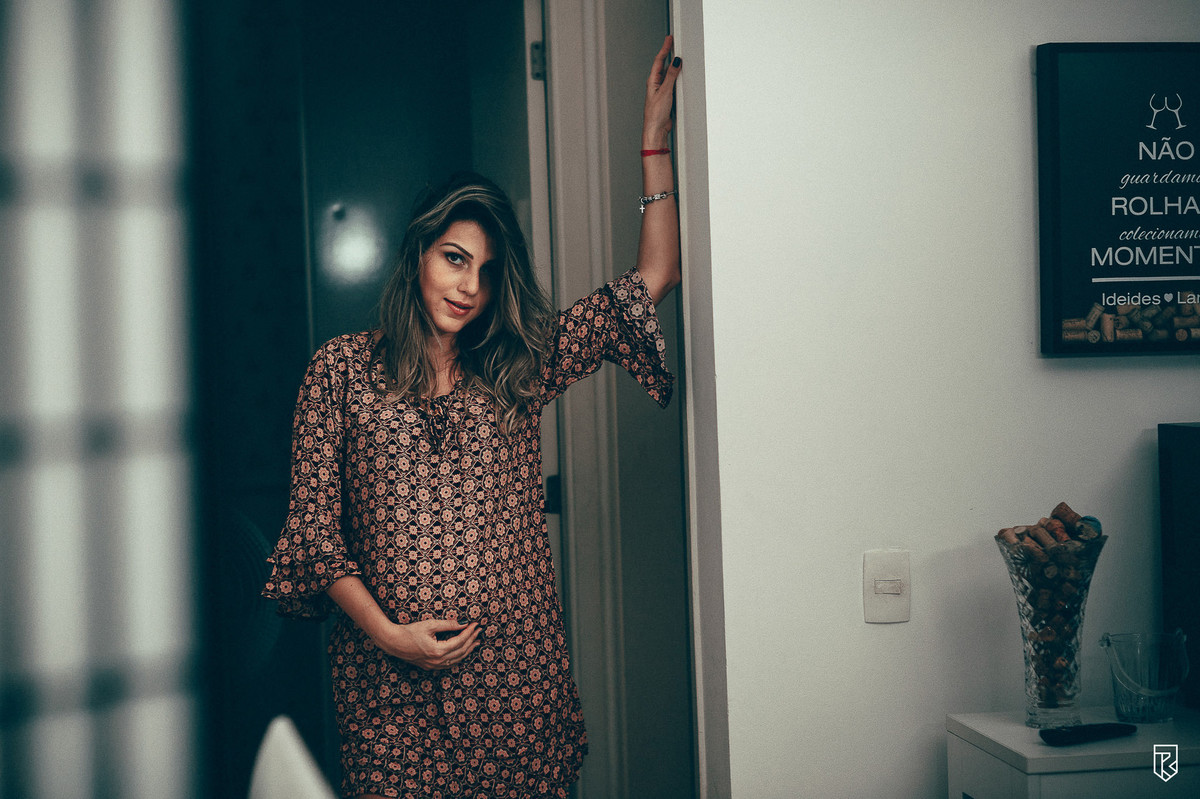 ensaio-gestante-dentro-de-casa-fotos-de-casal-ensaio-no-apartamento-fotografo-ricardo-lima