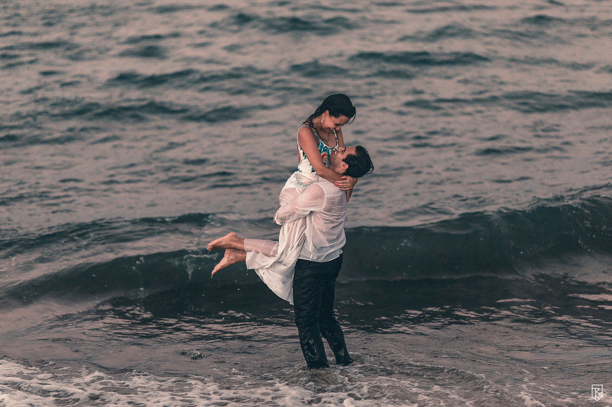 ensaio-casal-na-praia-cofeco-prainha-pré-wedding-e-session-ricardo-lima-fotografo-fortaleza-ceara-por-do-sol-casamento-na-praia