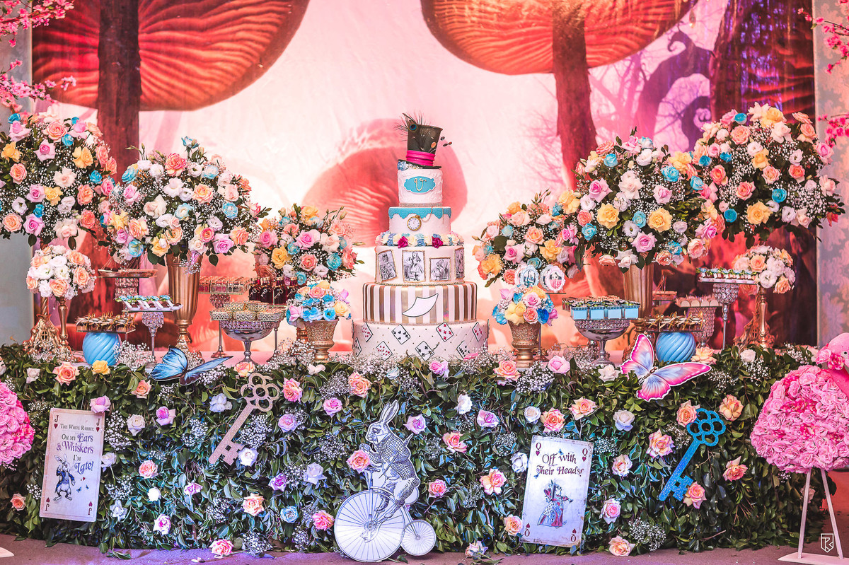 festa-debutante-15-anos-Vitória-Tomaz-tema-Alice-no-Pais-das-Maravilhas-Di-Gregorio_buffet-Ricardo-Lima-Fotógrafo-Fortaleza-ce