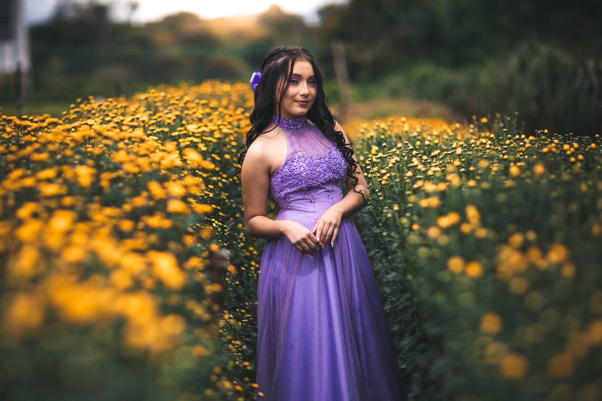Debutante-15anos Ensaio-fotográfico Debutante São-Benedito-CE Floriculturas Flora-Fogaça-Reijers Juventude Beleza-natural Flores Fotografia-profissional Celebração Transição-vida-adulta Elegância Natureza Cores-vibrantes Emoção Estilo Rito-passagem Encant