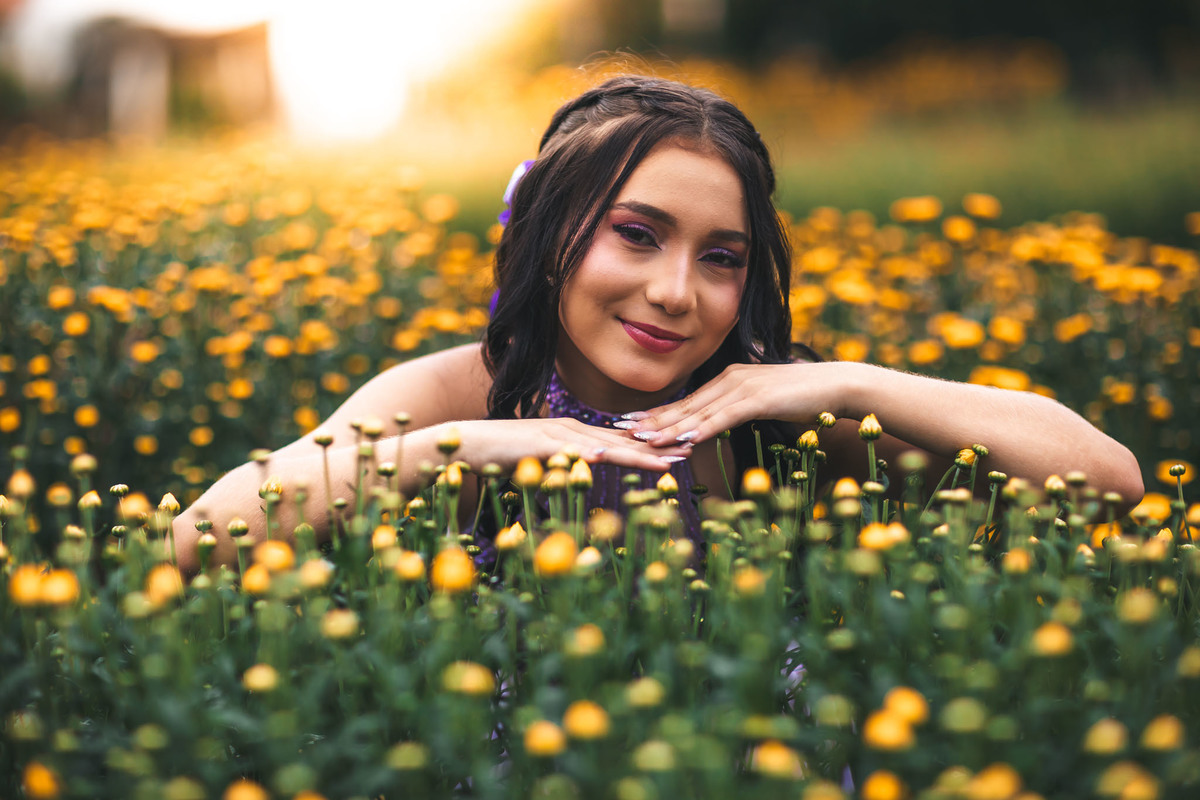 Debutante-15anos Ensaio-fotográfico Debutante São-Benedito-CE Floriculturas Flora-Fogaça-Reijers Juventude Beleza-natural Flores Fotografia-profissional Celebração Transição-vida-adulta Elegância Natureza Cores-vibrantes Emoção Estilo Rito-passagem Encant