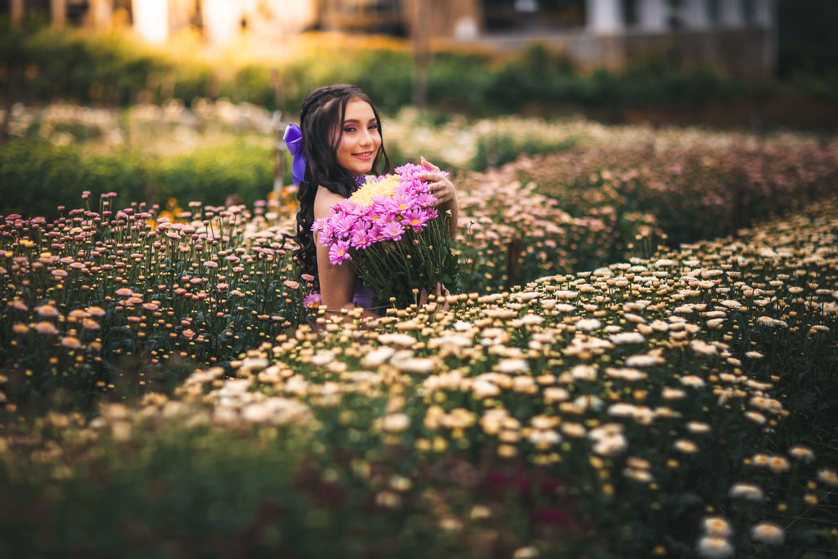 Debutante-15anos Ensaio-fotográfico Debutante São-Benedito-CE Floriculturas Flora-Fogaça-Reijers Juventude Beleza-natural Flores Fotografia-profissional Celebração Transição-vida-adulta Elegância Natureza Cores-vibrantes Emoção Estilo Rito-passagem Encant